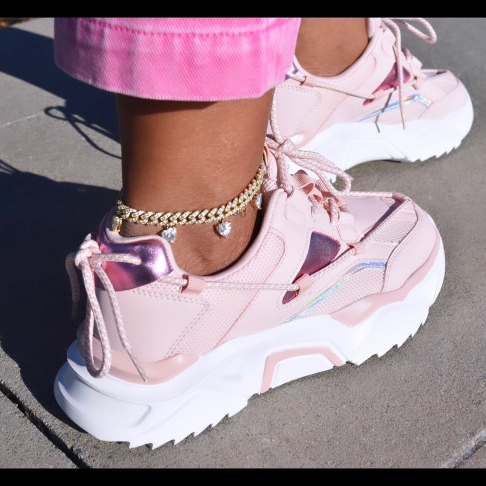 SNEAKERS NEW w/box